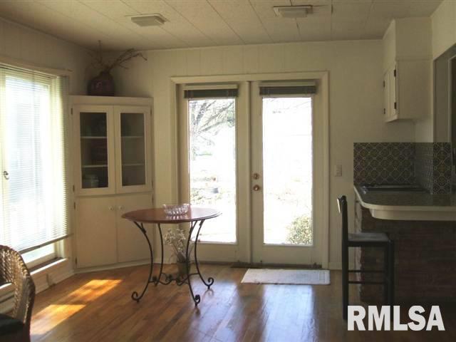 22 Watch Hill Road Rock Island, IL 61201 - Photo 5 of 11 Gallery Image 5