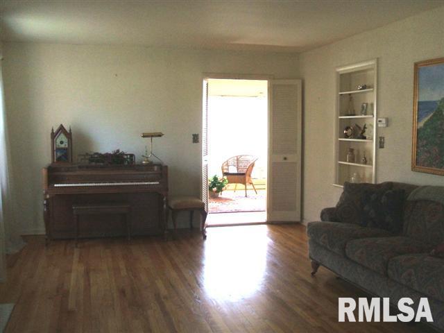 22 Watch Hill Road Rock Island, IL 61201 - Photo 8 of 11 Gallery Image 8
