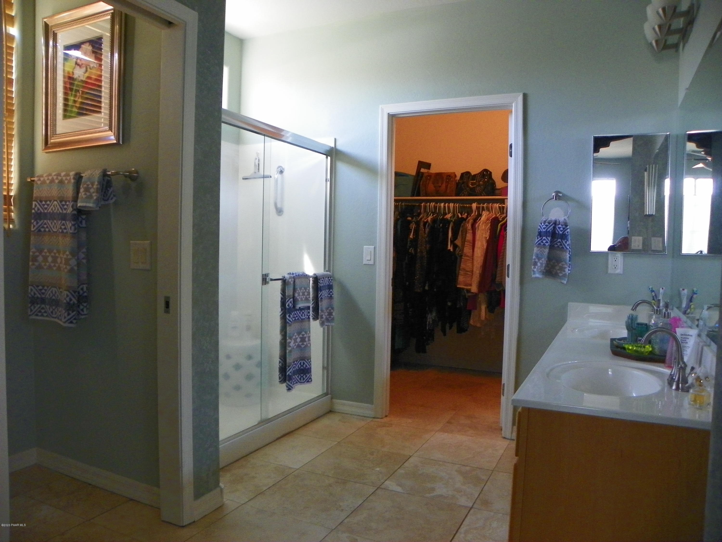 1184 Rigo Ranch Road Prescott Valley, AZ 86314 - Photo 8 of 17 into mstr bath