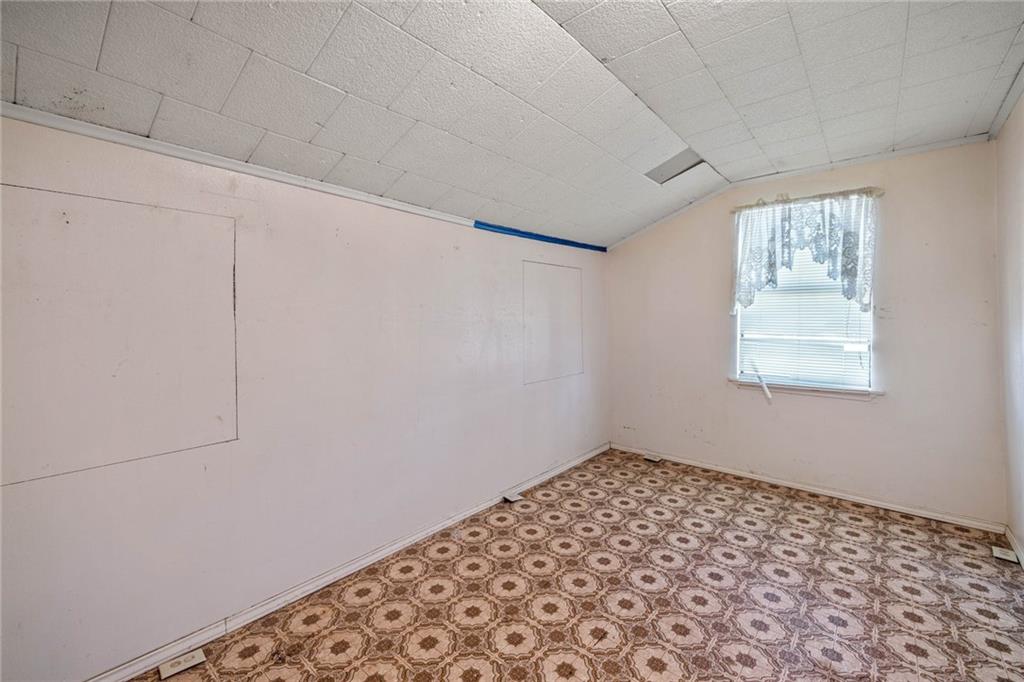 211 7th Street Jarrell, TX 76537 - Photo 16 of 26 a view of an empty room