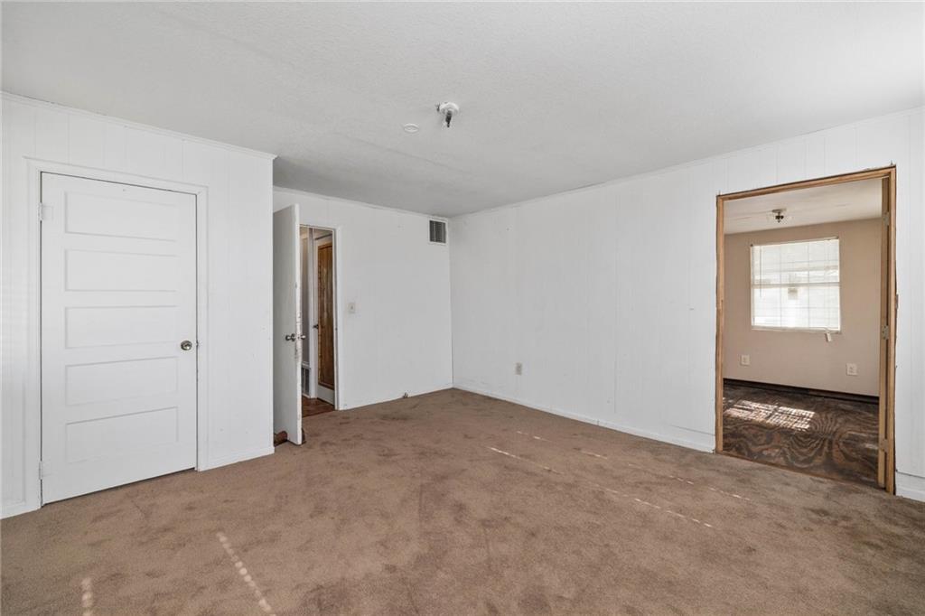 211 7th Street Jarrell, TX 76537 - Photo 19 of 26 a view of an empty room