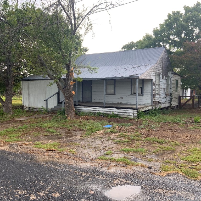 211 7th Street Jarrell, TX 76537 - Photo 2 of 26 a view of a house with a yard