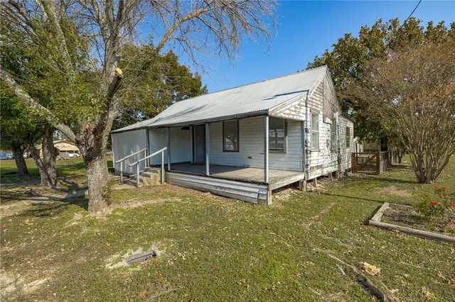 $211,990 | 211 7th Street, Jarrell, TX 76537