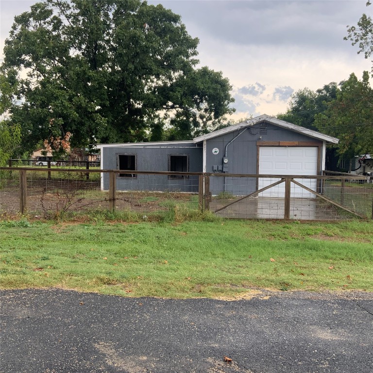 211 7th Street Jarrell, TX 76537 - Photo 4 of 26