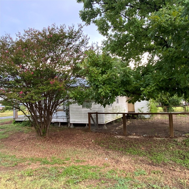 211 7th Street Jarrell, TX 76537 - Photo 8 of 26 a view of a outdoor space