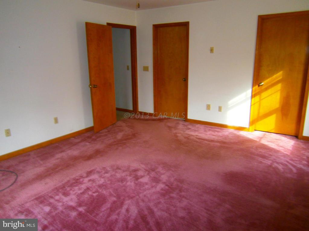 35320 Tingle Road Willards, MD 21874 - Photo 8 of 14 an empty room with closet