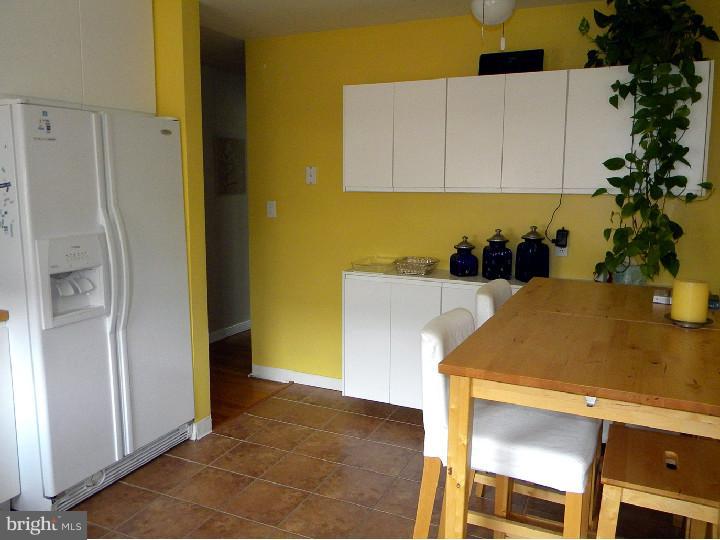 428 Barrett Road Emmaus, PA 18049 - Photo 8 of 25 Kitchen