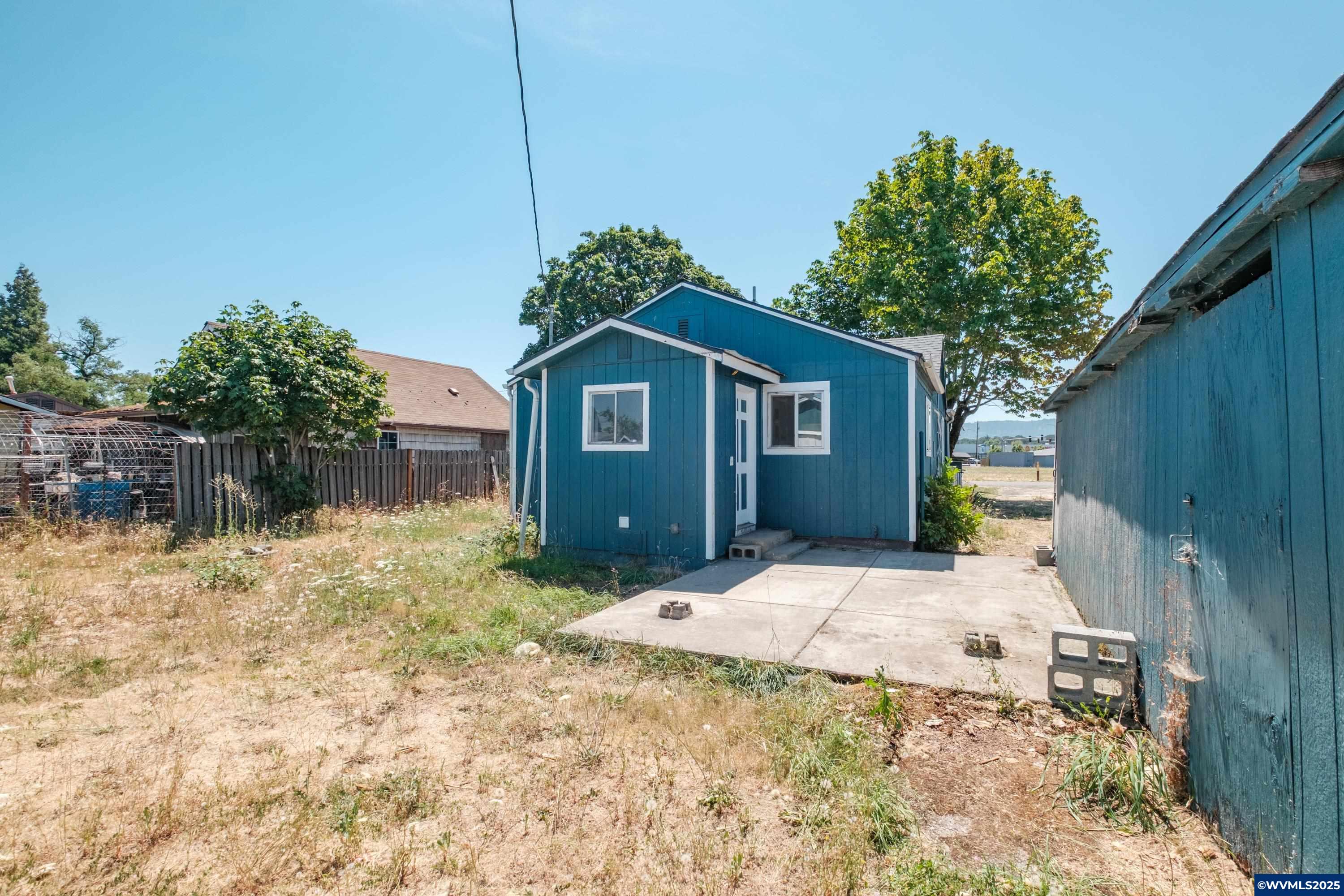 371 Gilbert Street Lebanon, OR 97355 - Photo 17 of 23 Gallery Image 17