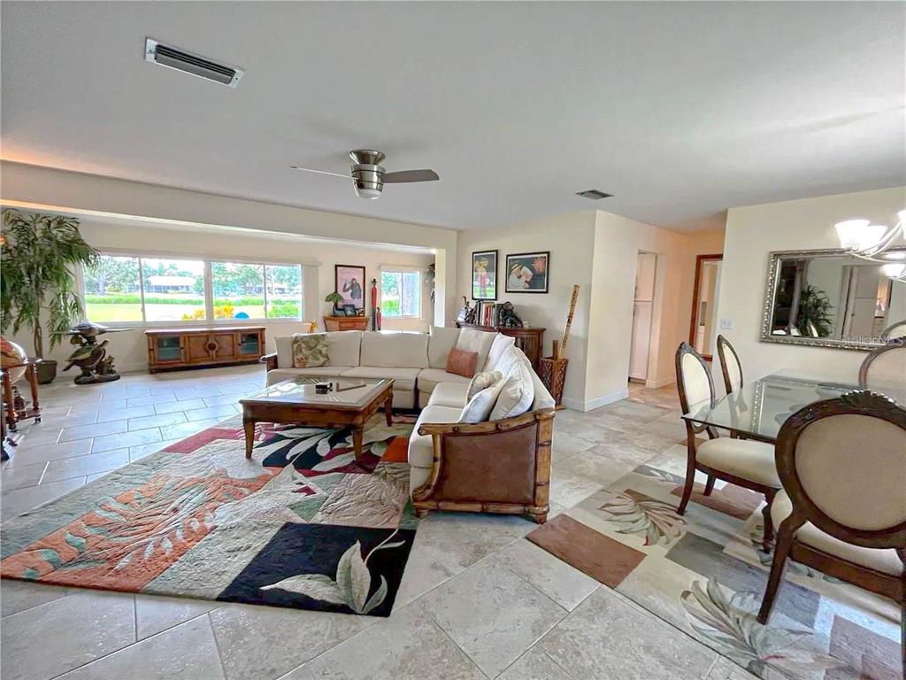 3337 Springmill Circle Sarasota, FL 34239 - Photo 10 of 51 Gallery Image 10