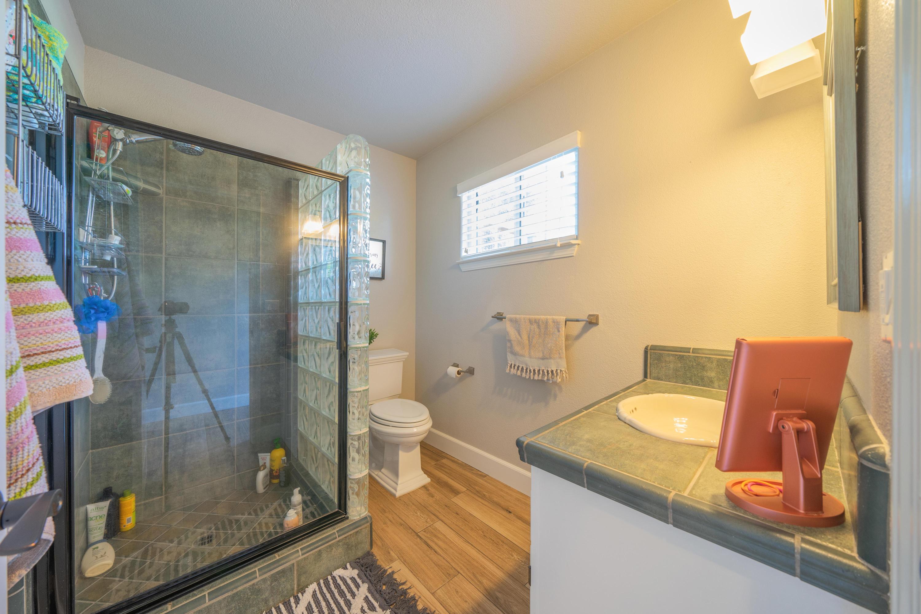 9211 Stillwater Road Redding, CA 96002 - Photo 28 of 44 DSC08274