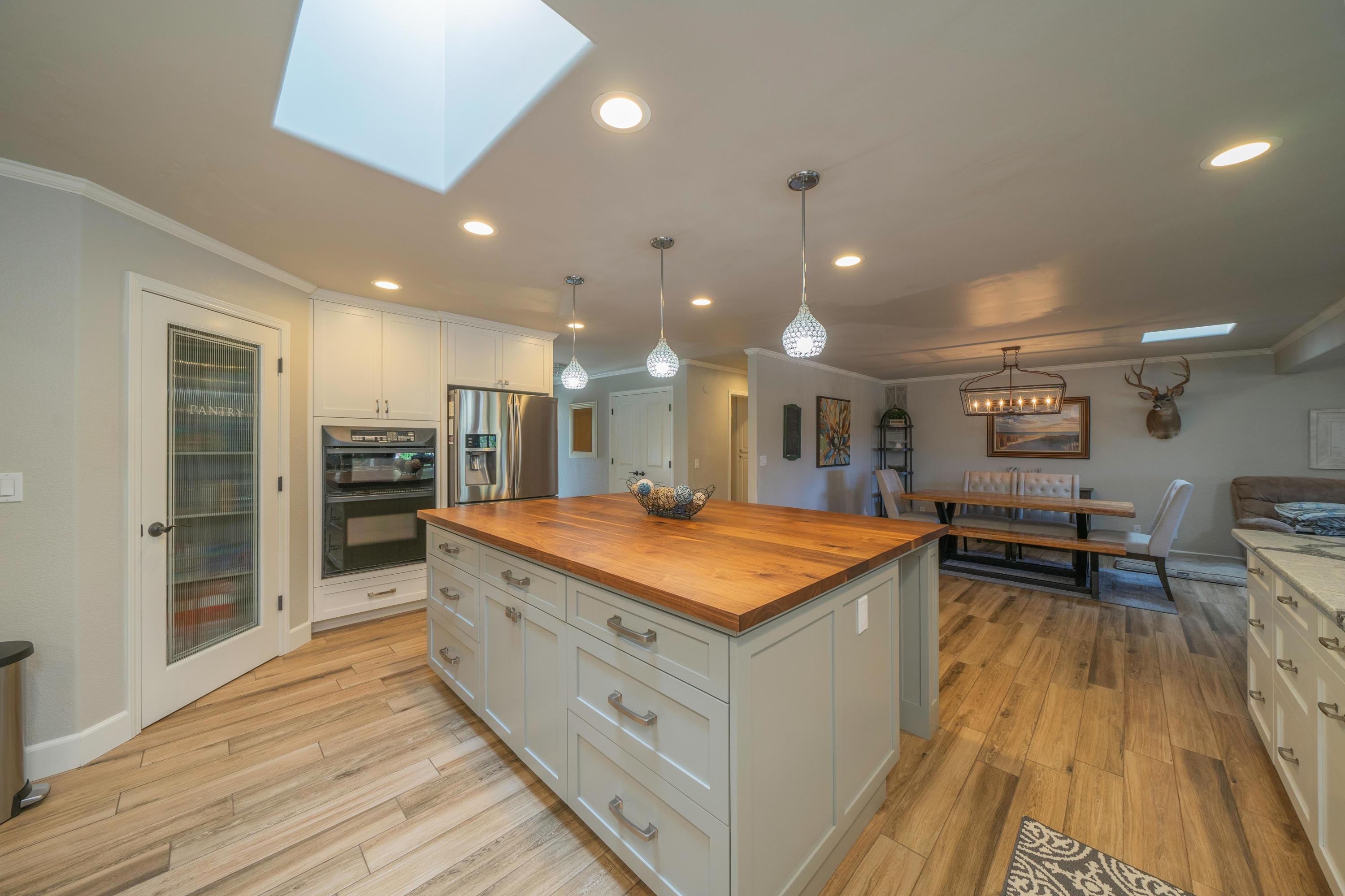 9211 Stillwater Road Redding, CA 96002 - Photo 6 of 44 DSC08109