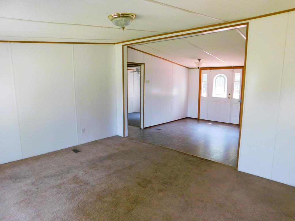5460 Kentuck Road Ringgold, VA 24586 - Photo 25 of 37 Living room 12'2" x 16'6"