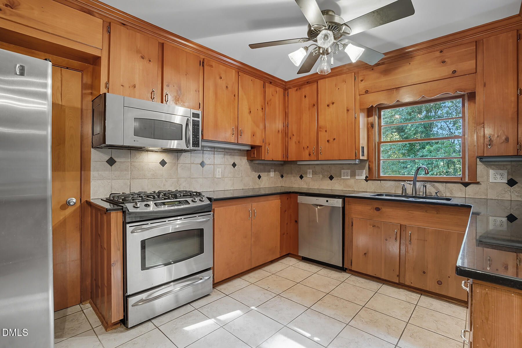 3004 Ridge Road Raleigh, NC 27612 - Photo 7 of 30 3004 Ridge Rd-19