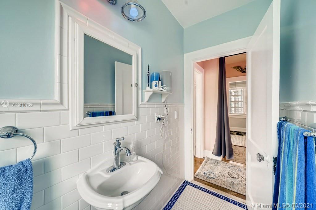 200 Southwest 20th Road Miami, FL 33129 - Photo 12 of 24