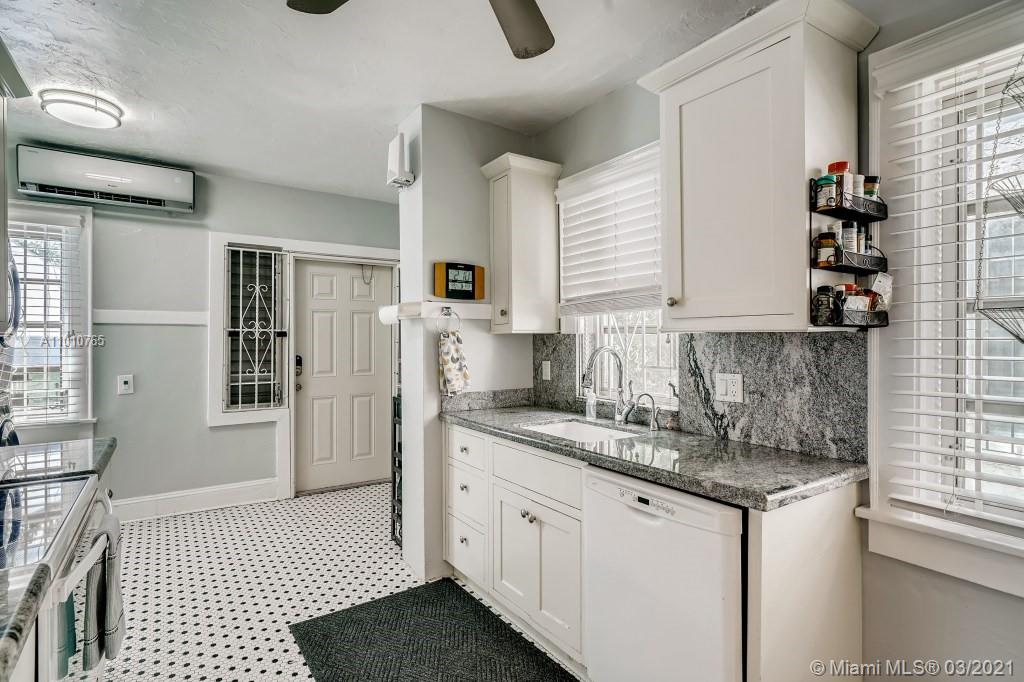 200 Southwest 20th Road Miami, FL 33129 - Photo 8 of 24