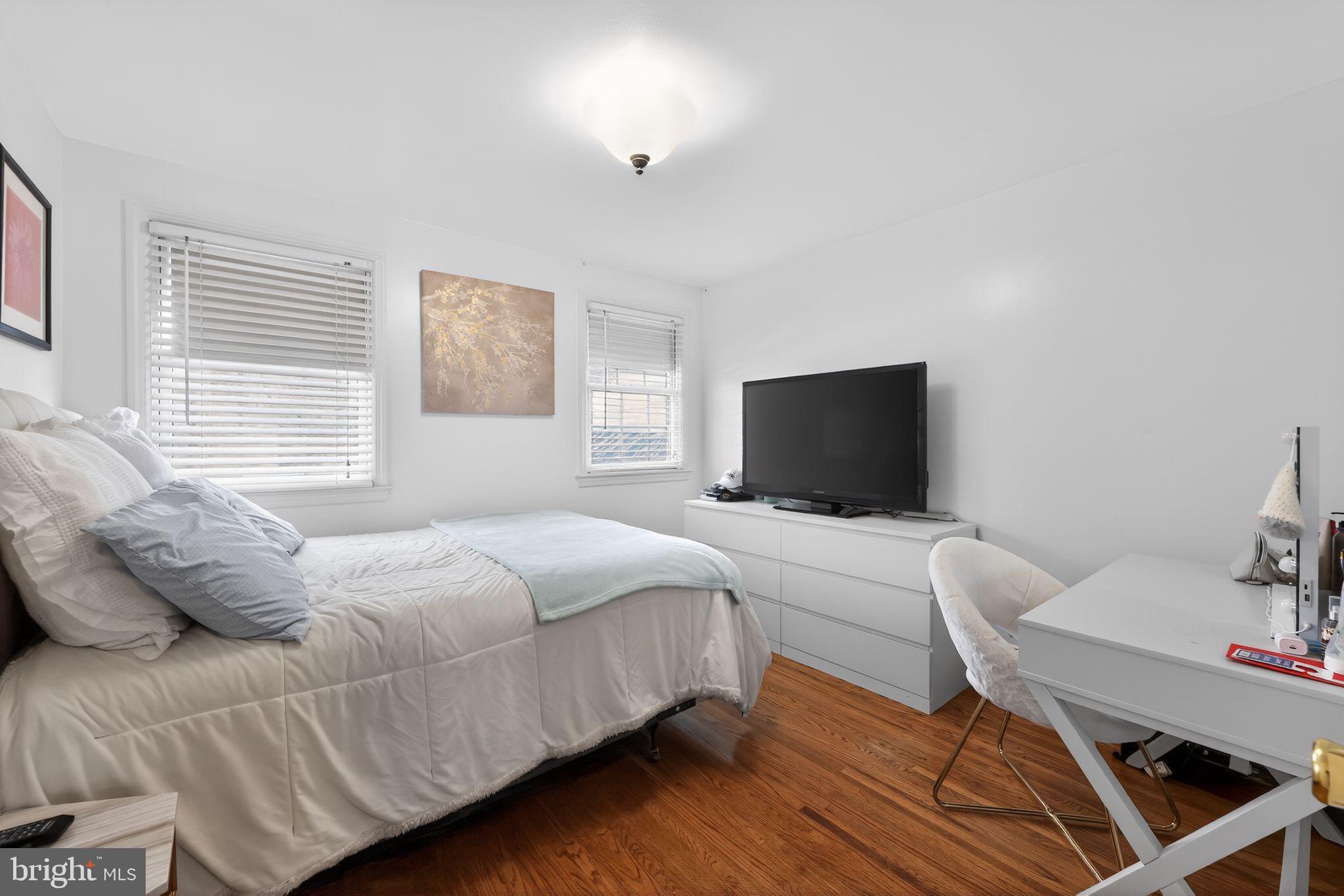 123 Pearl Croft Road Cherry Hill, NJ 08034 - Photo 17 of 41 Bright and inviting bedroom retreat.