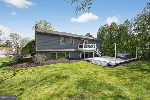 a view of outdoor space yard deck and patio