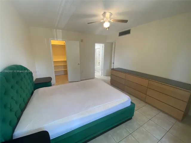 $1,900 | 17620 Atlantic Boulevard, Unit 217, Sunny Isles Beach, FL 33160