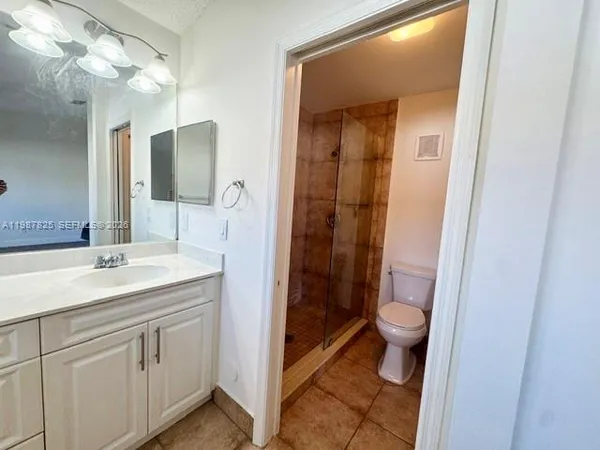 $2,950 | 833 Northwest 208th Terrace, Unit 833, Pembroke Pines, FL 33029