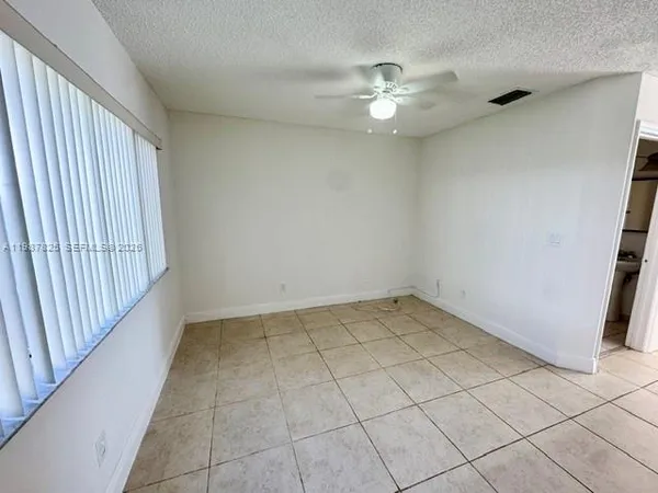 $2,950 | 833 Northwest 208th Terrace, Unit 833, Pembroke Pines, FL 33029