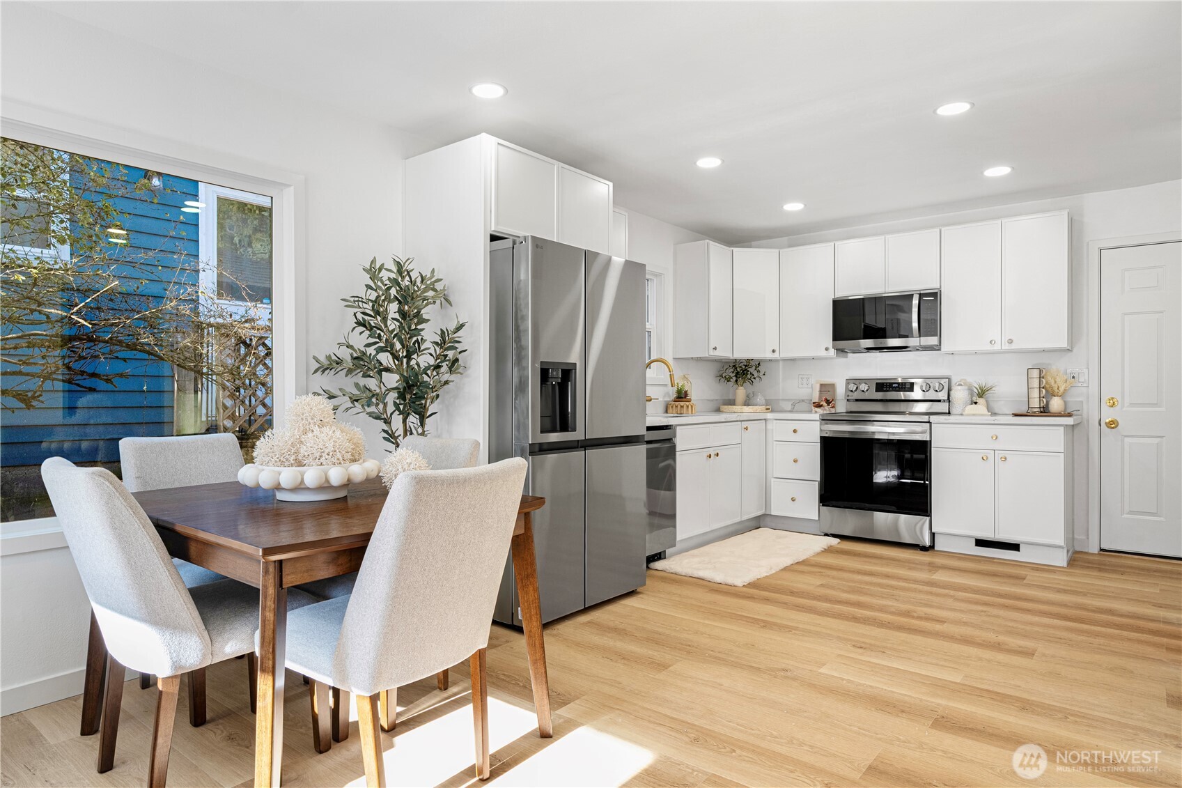 3538 Southwest Southern Street Seattle, WA 98126 - Photo 4 of 22