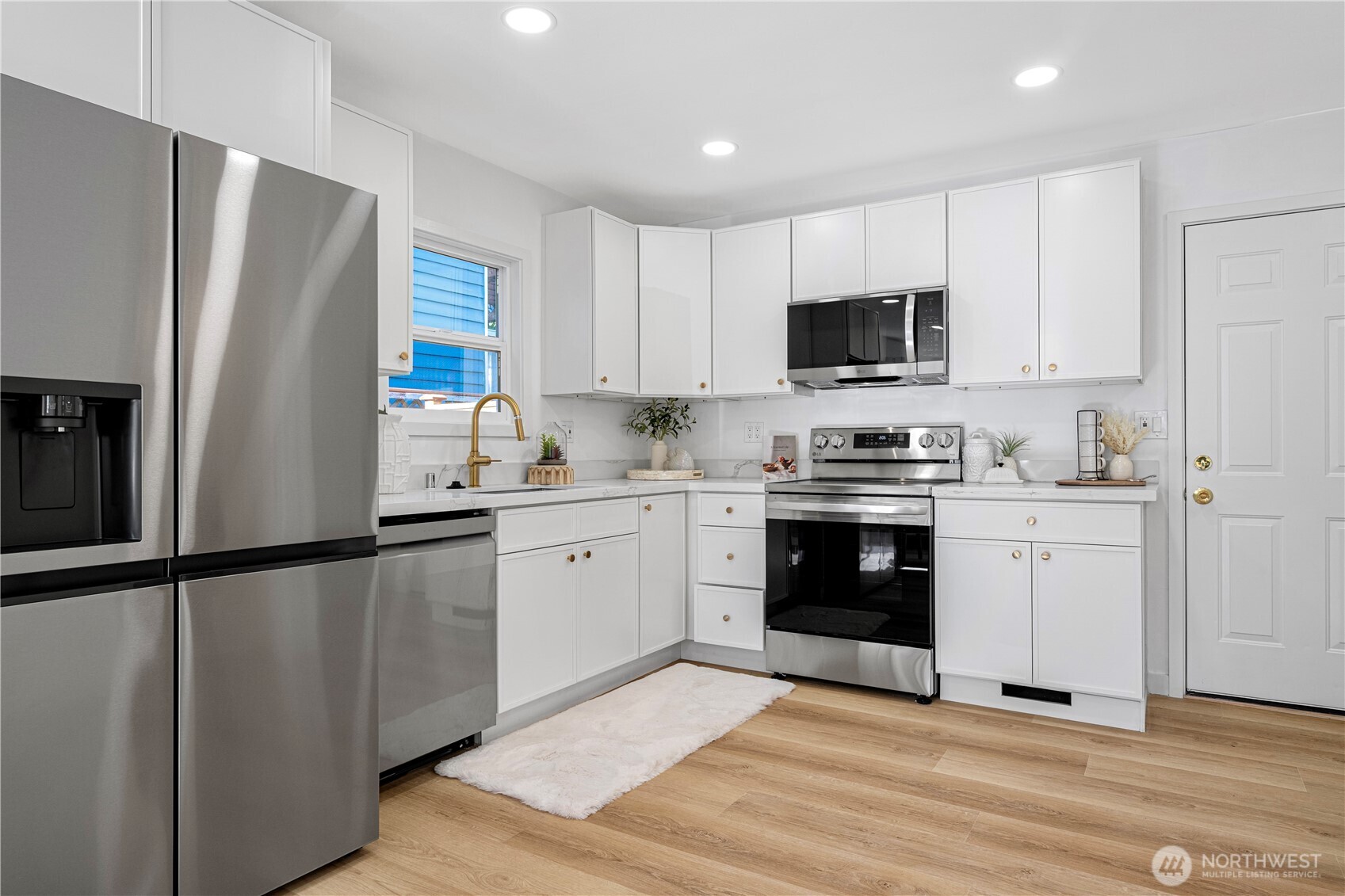 3538 Southwest Southern Street Seattle, WA 98126 - Photo 5 of 22