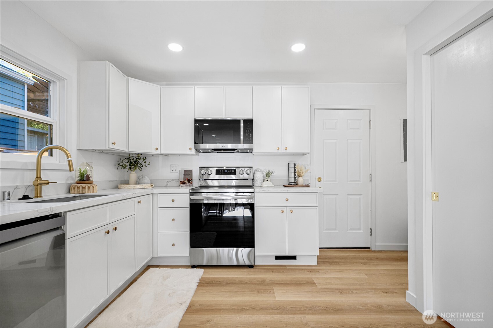 3538 Southwest Southern Street Seattle, WA 98126 - Photo 6 of 22