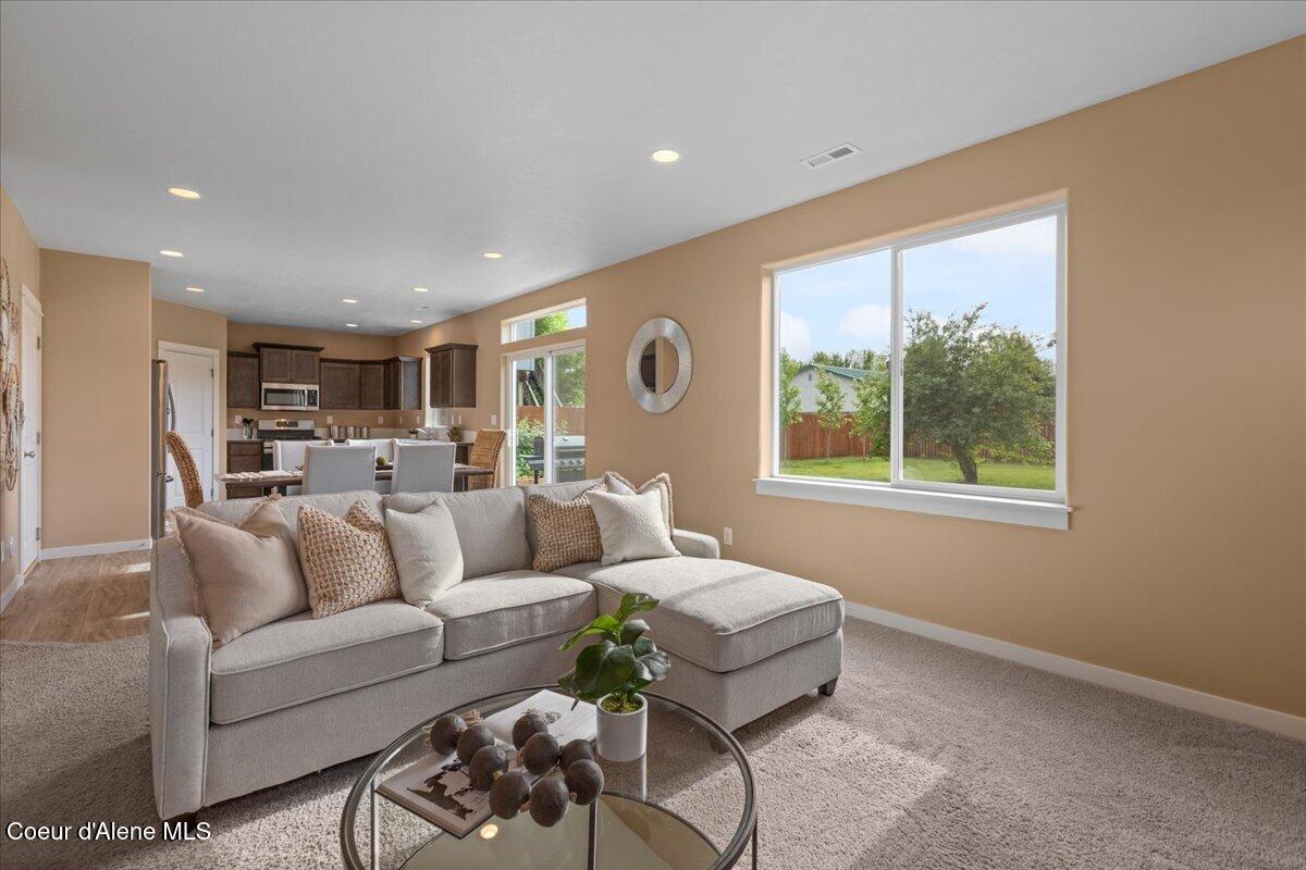 210 4th Street Dover, ID 83825 - Photo 23 of 70 23-Living Room