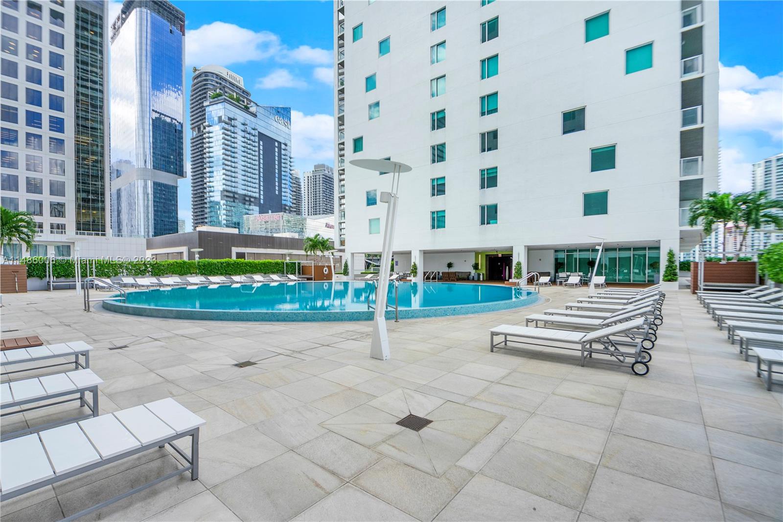 500 Brickell Avenue, Unit 2602 Miami, FL 33131 - Photo 29 of 38 a garden view with a bench