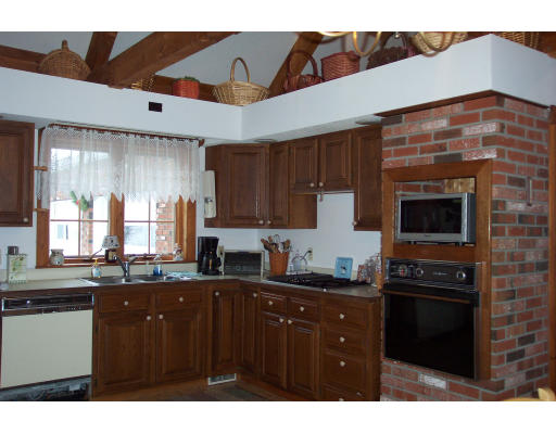 20 Piasta Road Dudley, MA 01571 - Photo 9 of 12