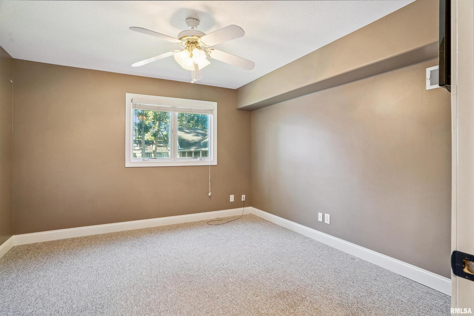 21604 River Road North Cordova, IL 61242 - Photo 19 of 39