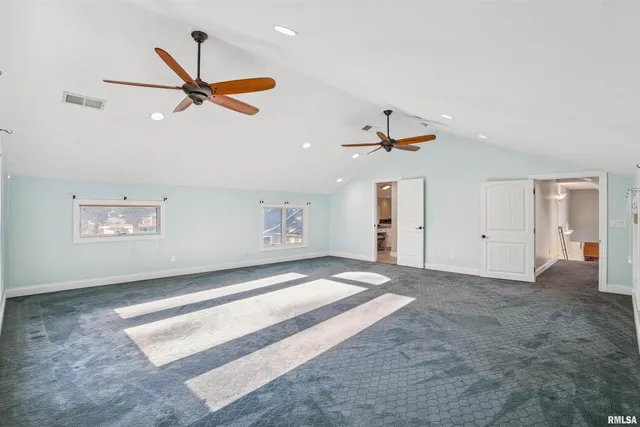 $500,000 | 21604 River Road North, Cordova, IL 61242