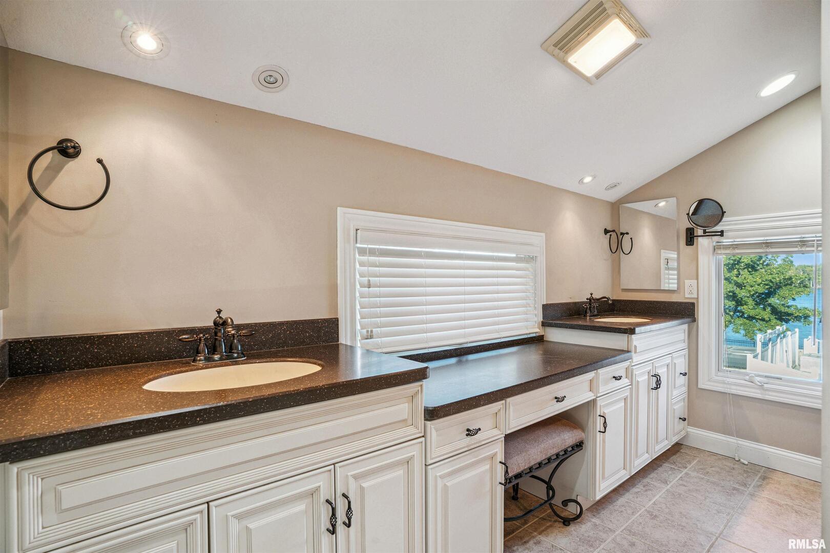 21604 River Road North Cordova, IL 61242 - Photo 23 of 39