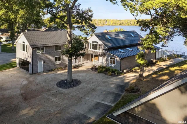 $500,000 | 21604 River Road North, Cordova, IL 61242