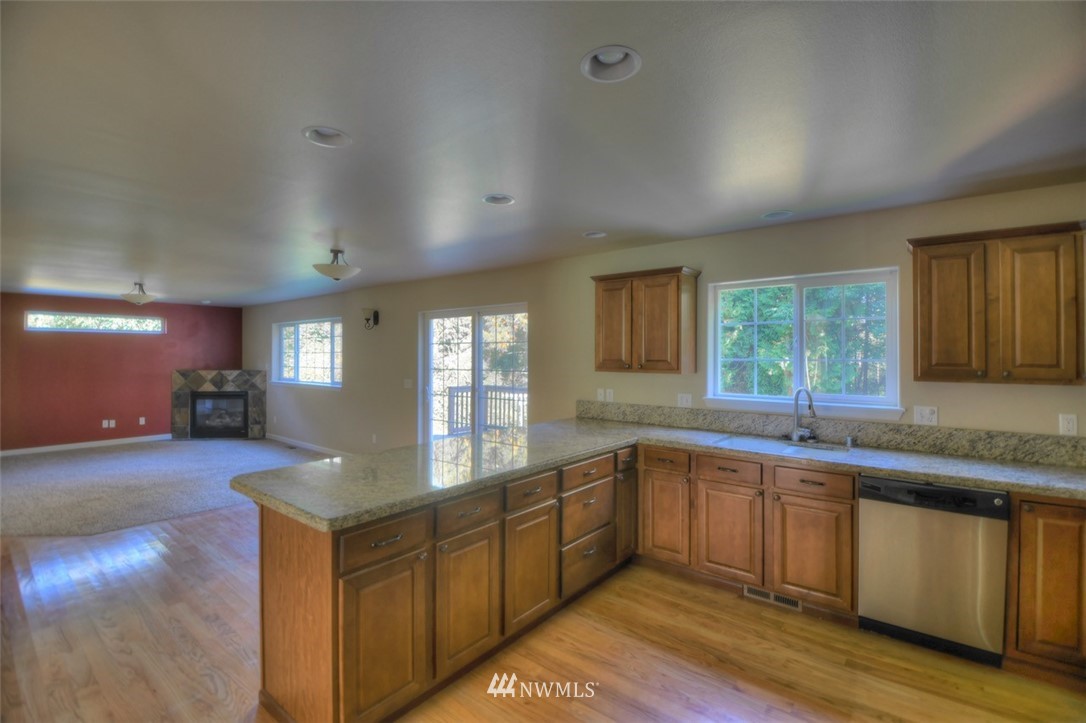 7422 Puget Beach Road Northeast Olympia, WA 98516 - Photo 11 of 25 Gallery Image 11
