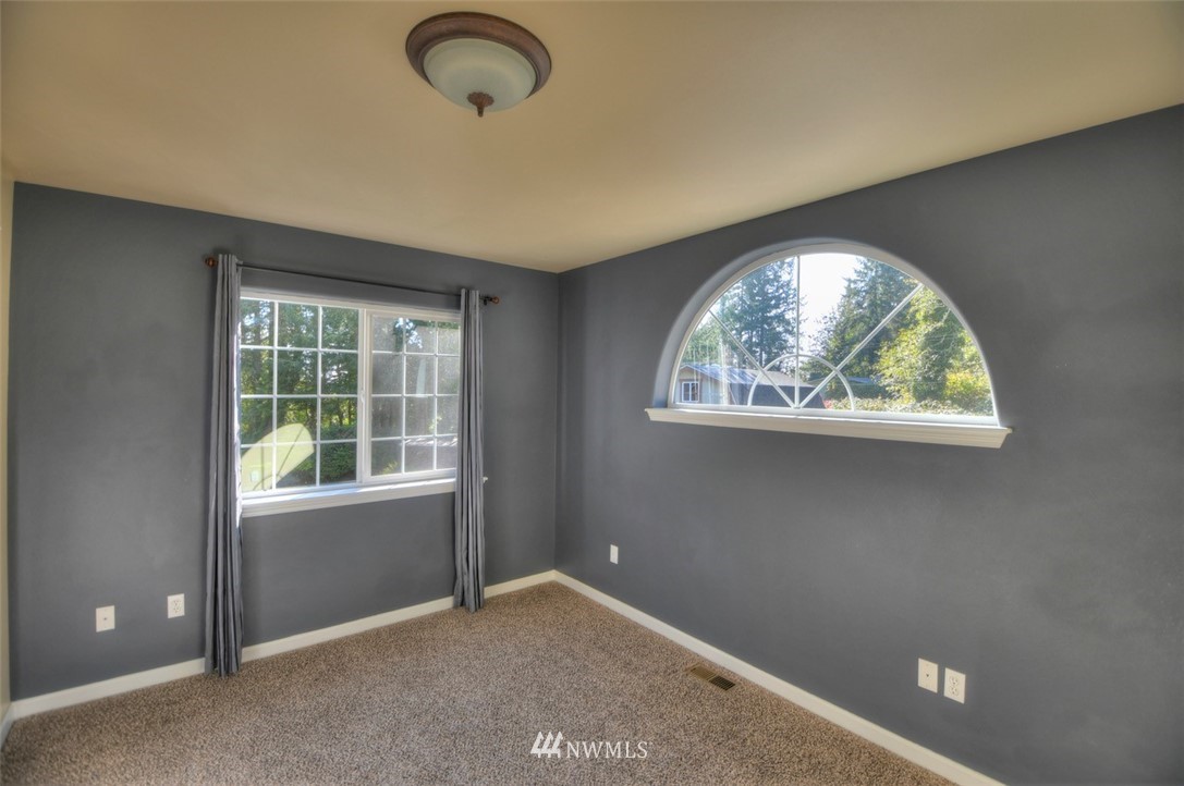 7422 Puget Beach Road Northeast Olympia, WA 98516 - Photo 14 of 25 Gallery Image 14