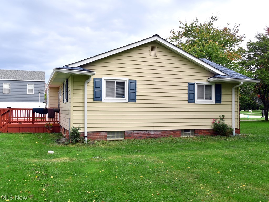 19924 Drake Road Strongsville, OH 44149 - Photo 26 of 31 Side of House