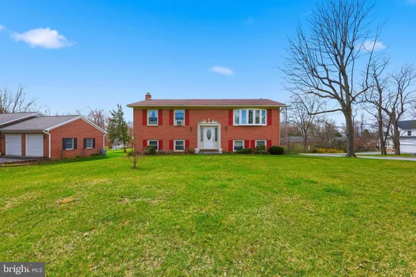 $365,000 | 530 Tuscawilla Drive, Charles Town, WV 25414