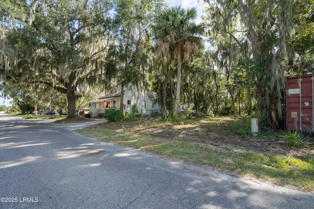 $1,100,000 | 911 7th Street, Port Royal, SC 29935