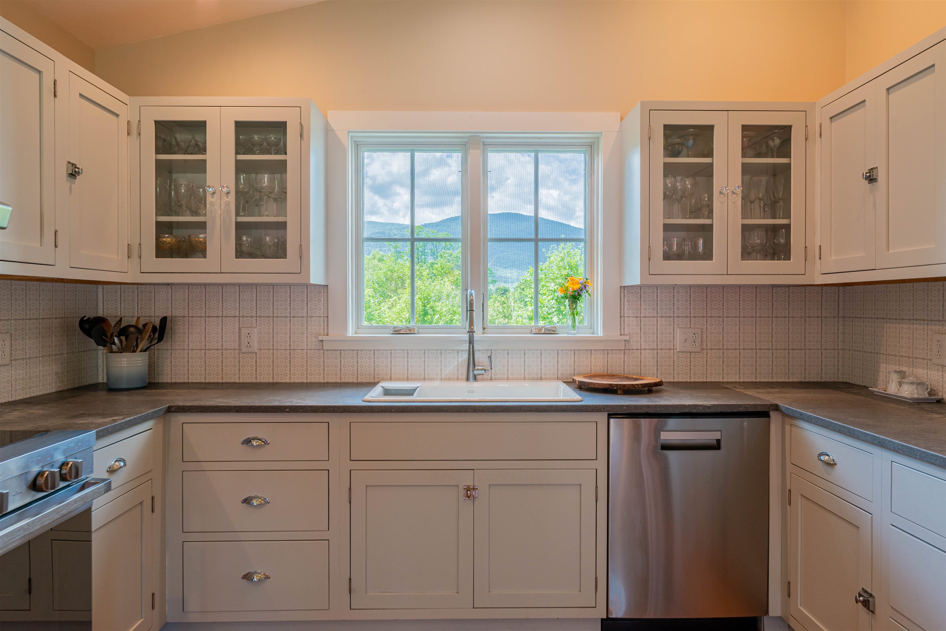 2930 Richville Road Manchester, VT 05255 - Photo 9 of 35