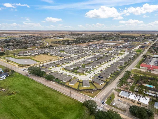 $274,900 | 317 Bennett Street, Angleton, TX 77515