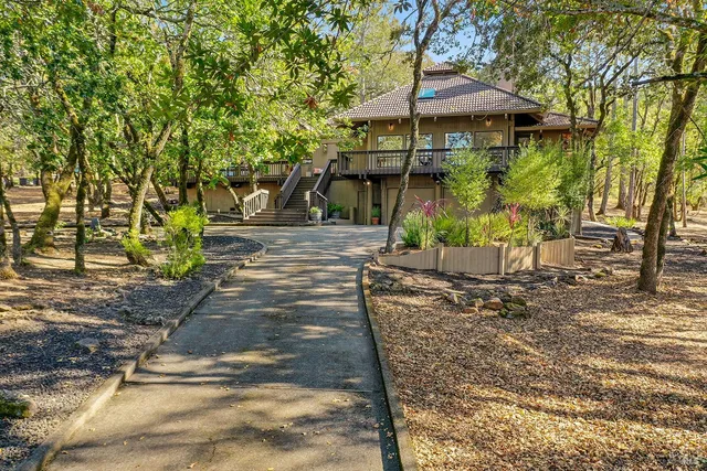 $1,395,000 | 865 White Oak Drive, Santa Rosa, CA 95409