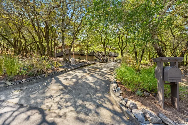 $1,395,000 | 865 White Oak Drive, Santa Rosa, CA 95409