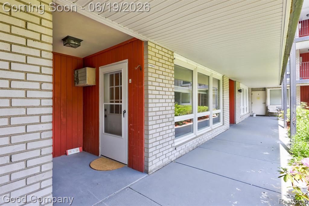 4345 Crooks Road, Unit 4 Royal Oak, MI 48073 - Photo 31 of 35