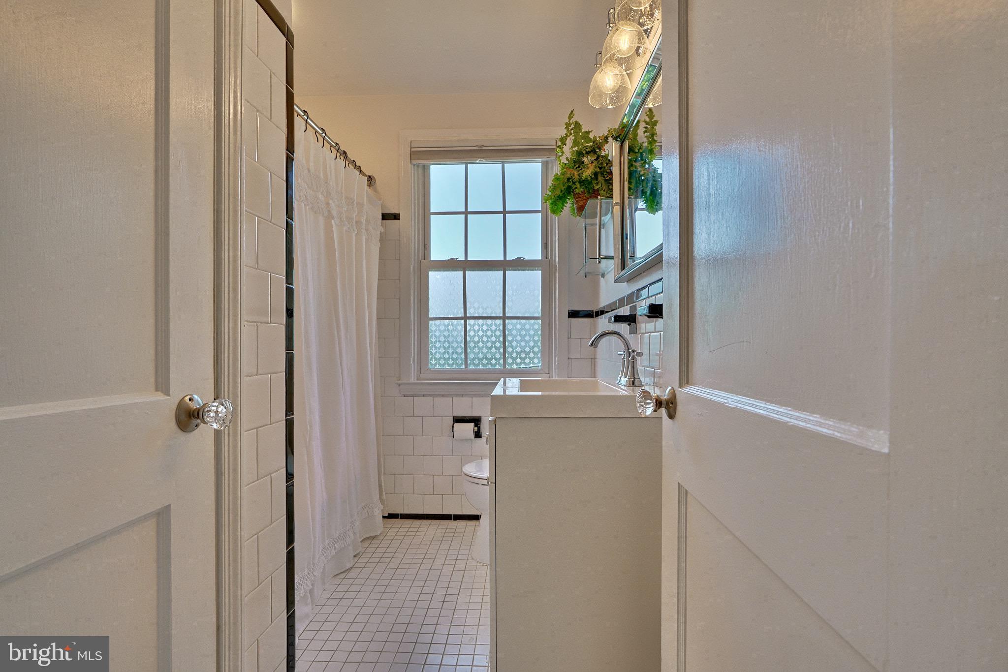 219 Stanmore Road Baltimore, MD 21212 - Photo 32 of 50 FULL BATHROOM
UPPER LEVEL