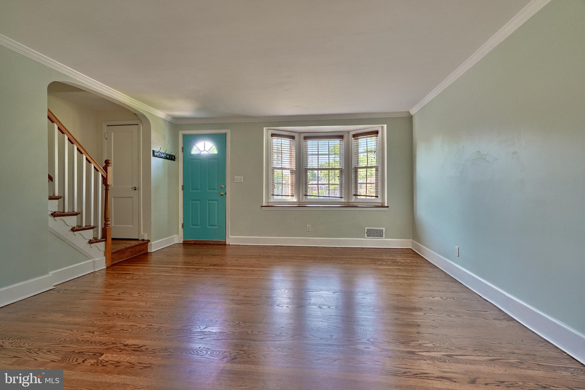 219 Stanmore Road Baltimore, MD 21212 - Photo 6 of 50 LIVING ROOM