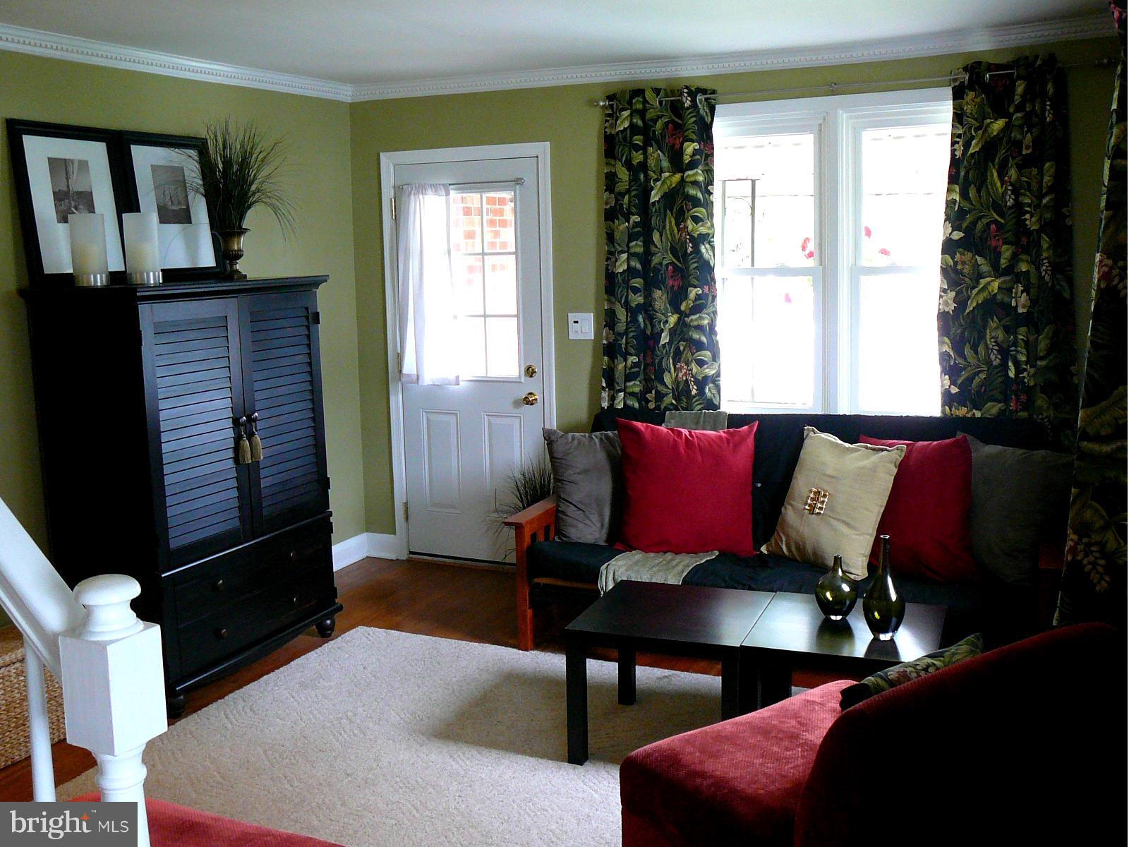 3708 East Joppa Road Baltimore, MD 21236 - Photo 14 of 30 Family Room
