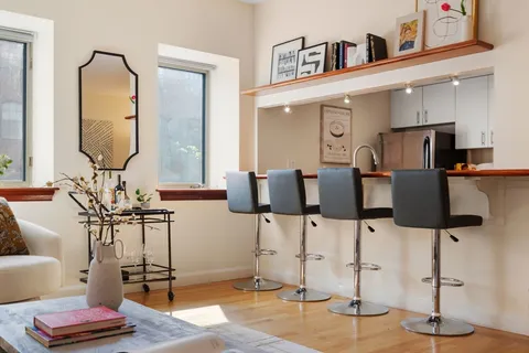 $845,000 | 2 Clarendon Street, Unit 302, Boston, MA 02116