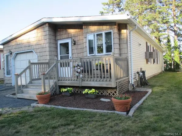 $129,000 | 130 Village Circle West, Manorville, NY 11949