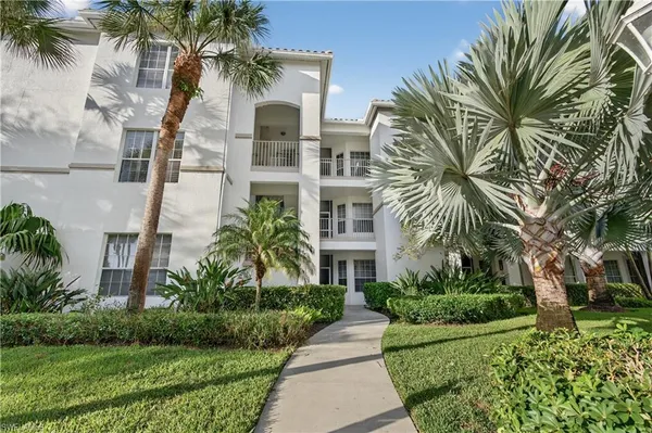 $390,000 | 8223 Parkstone Place, Unit 2201, Naples, FL 34120